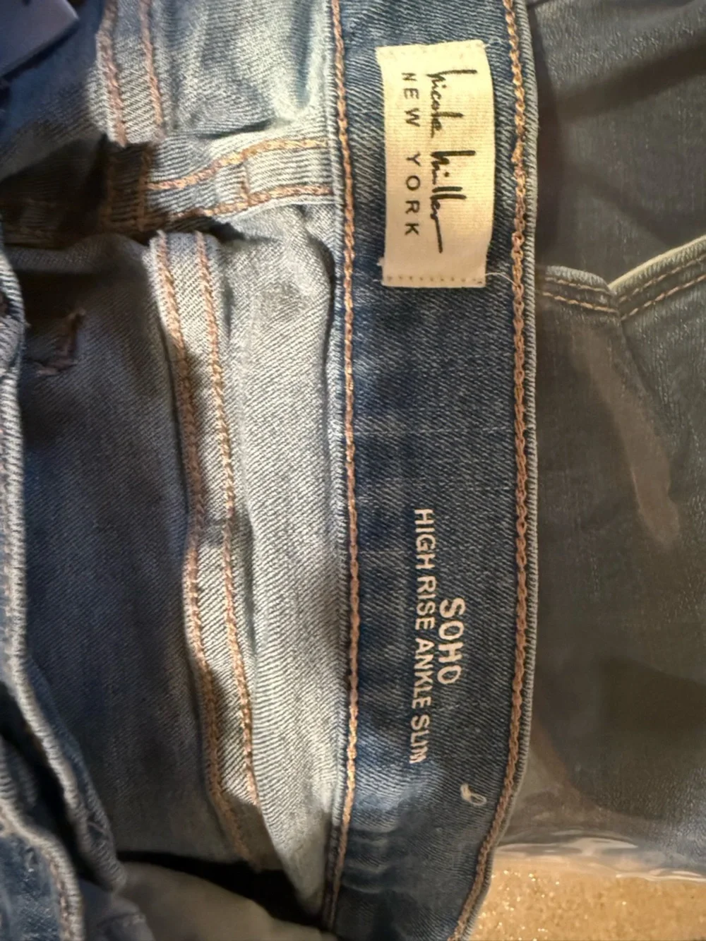 Nicole Miller size 12 distressed Light Wash Denim Jeans - Picture 4 of 4